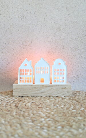 Stadshuisjes met theelichtjes