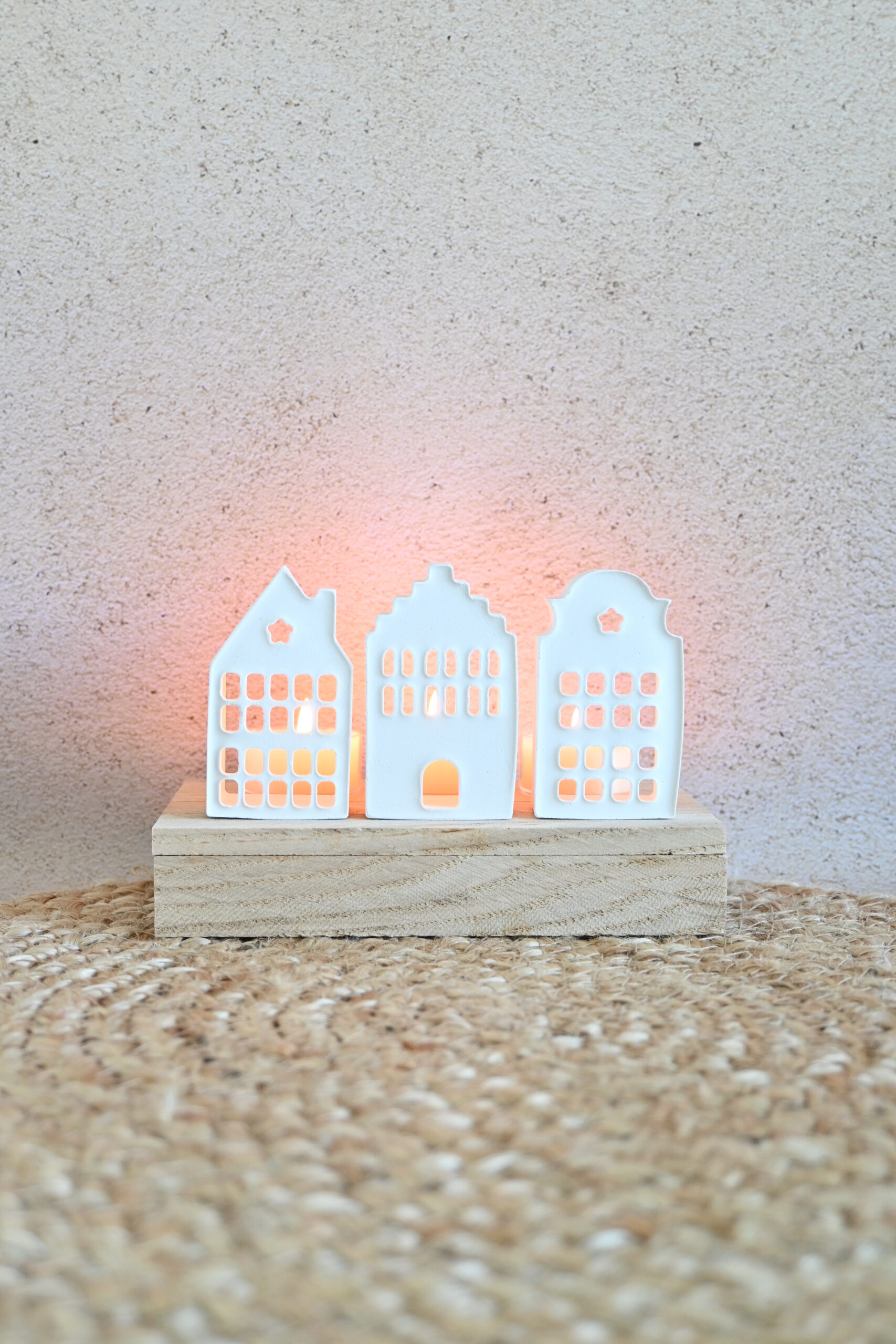 Stadshuisjes met theelichtjes